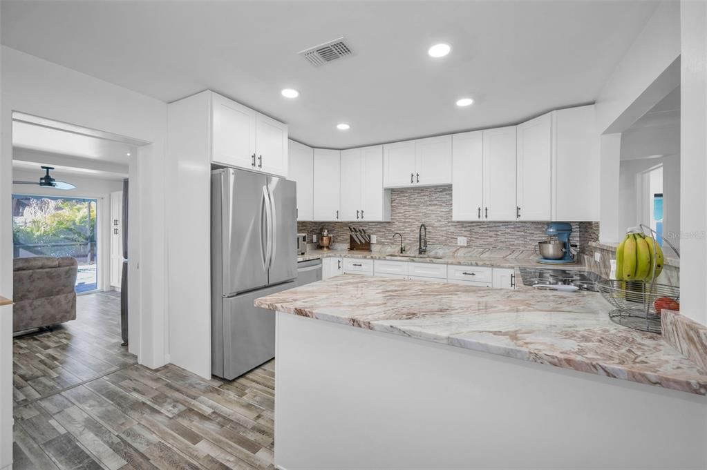 На продажу: $624,900 (3 спален, 2 ванн, 1114 Квадратных фут)