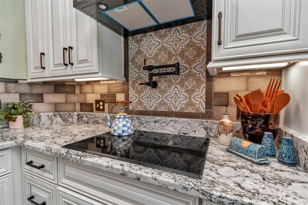 For Sale: $274,900 (2 beds, 2 baths, 1536 Square Feet)