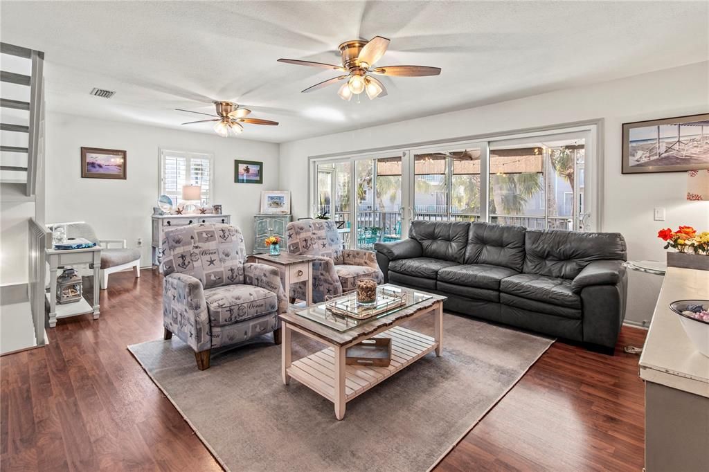 На продажу: $875,000 (3 спален, 2 ванн, 1536 Квадратных фут)