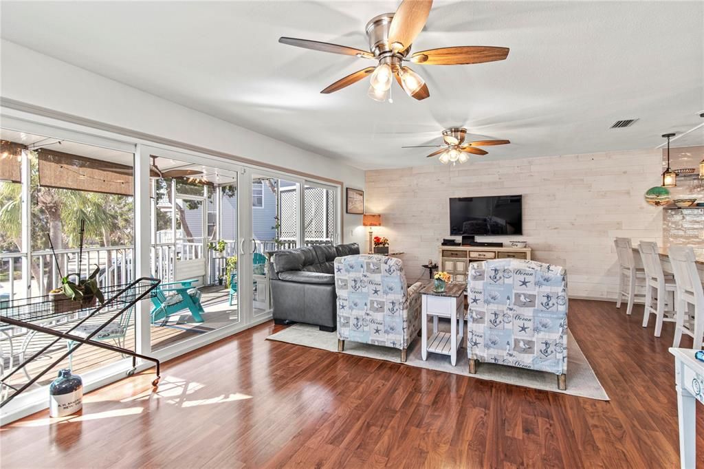 На продажу: $875,000 (3 спален, 2 ванн, 1536 Квадратных фут)