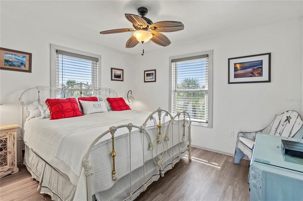 На продажу: $875,000 (3 спален, 2 ванн, 1536 Квадратных фут)