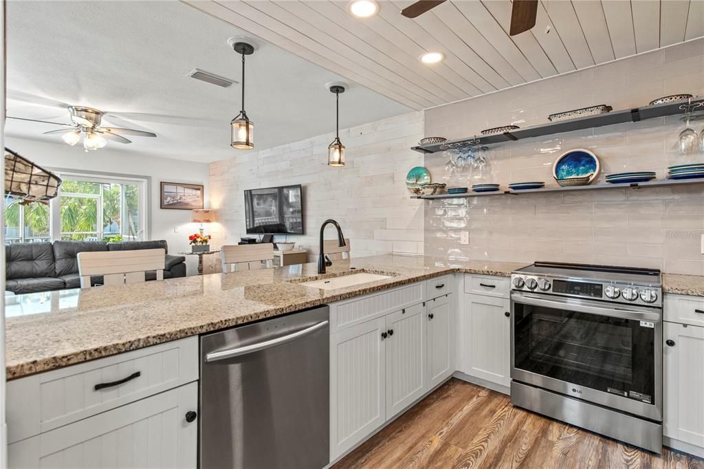 На продажу: $875,000 (3 спален, 2 ванн, 1536 Квадратных фут)