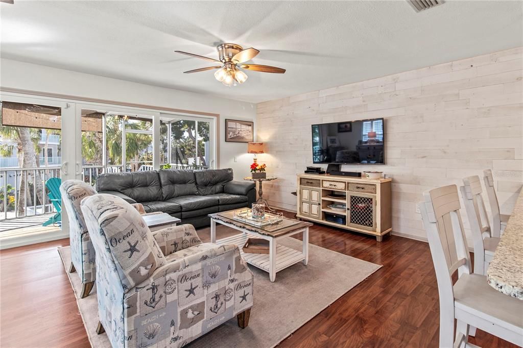 На продажу: $875,000 (3 спален, 2 ванн, 1536 Квадратных фут)