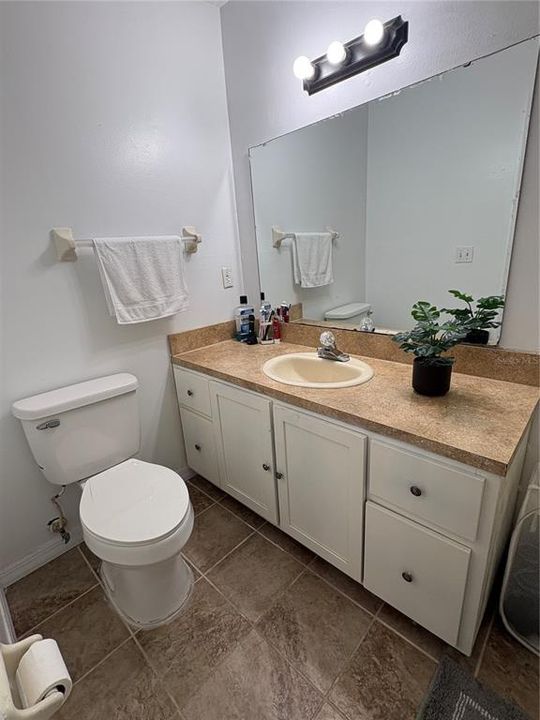 На продажу: $189,999 (2 спален, 2 ванн, 938 Квадратных фут)