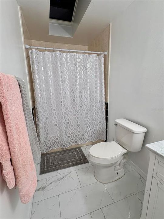 На продажу: $189,999 (2 спален, 2 ванн, 938 Квадратных фут)