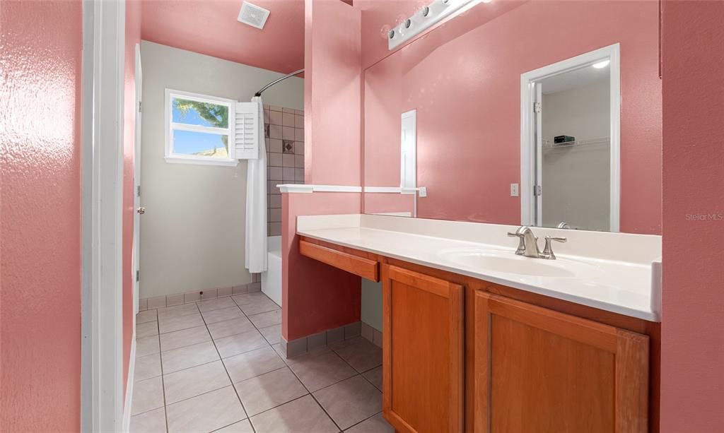 For Sale: $325,000 (3 beds, 2 baths, 1632 Square Feet)