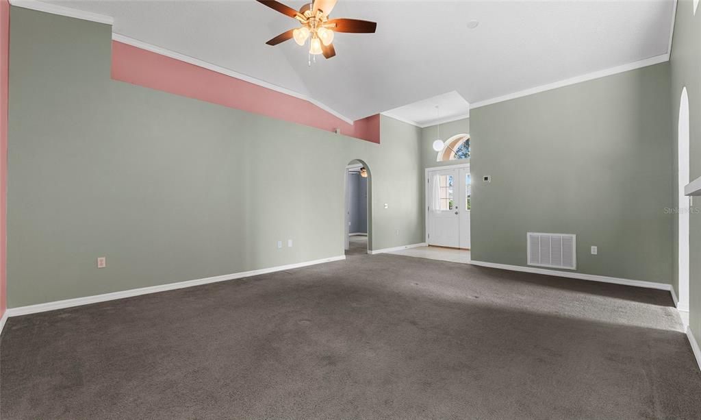 For Sale: $325,000 (3 beds, 2 baths, 1632 Square Feet)