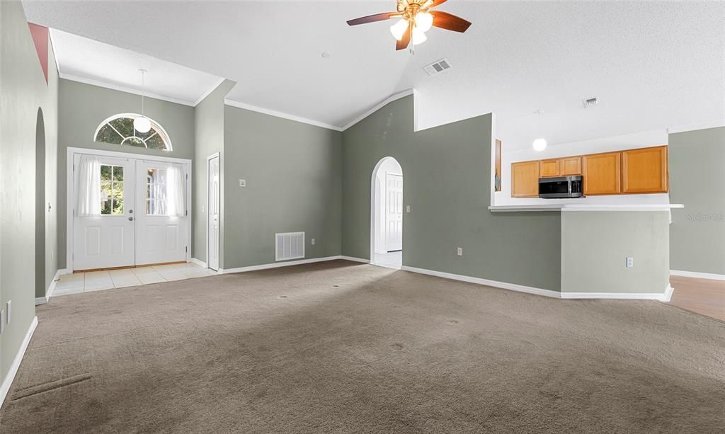 For Sale: $325,000 (3 beds, 2 baths, 1632 Square Feet)