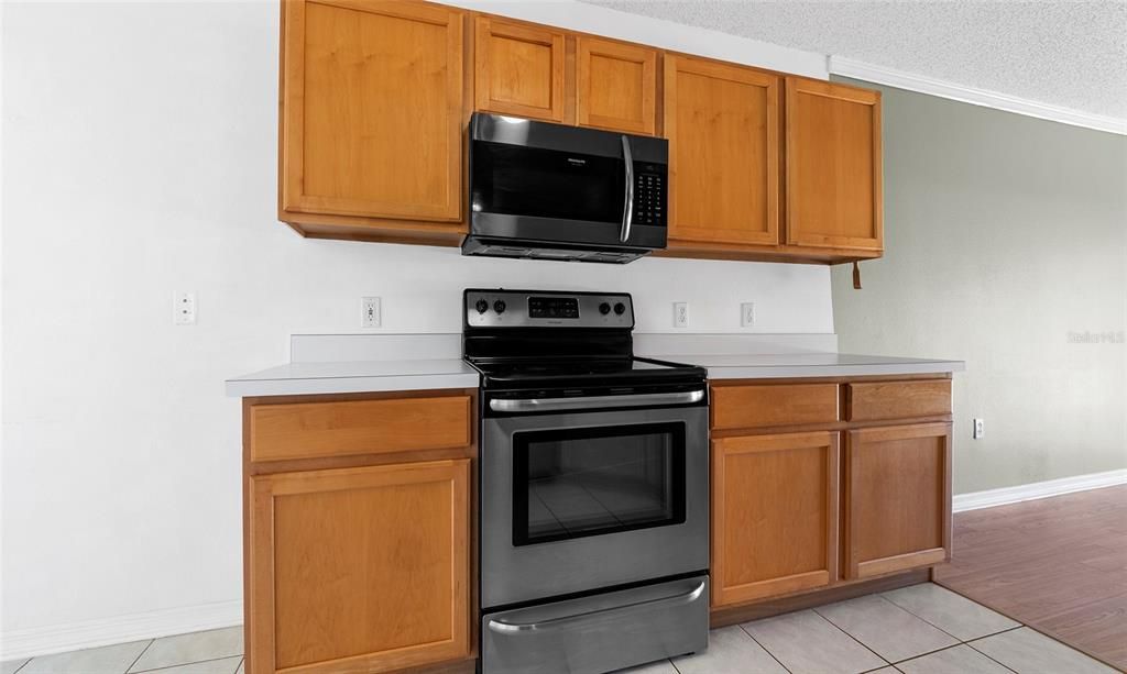 For Sale: $325,000 (3 beds, 2 baths, 1632 Square Feet)