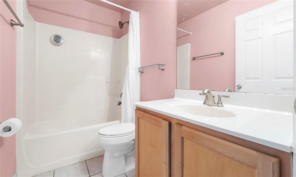 For Sale: $325,000 (3 beds, 2 baths, 1632 Square Feet)