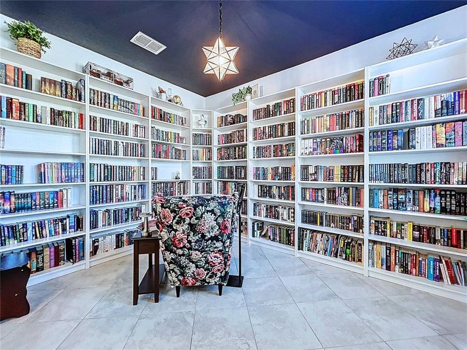 For Sale: $549,000 (4 beds, 3 baths, 2555 Square Feet)