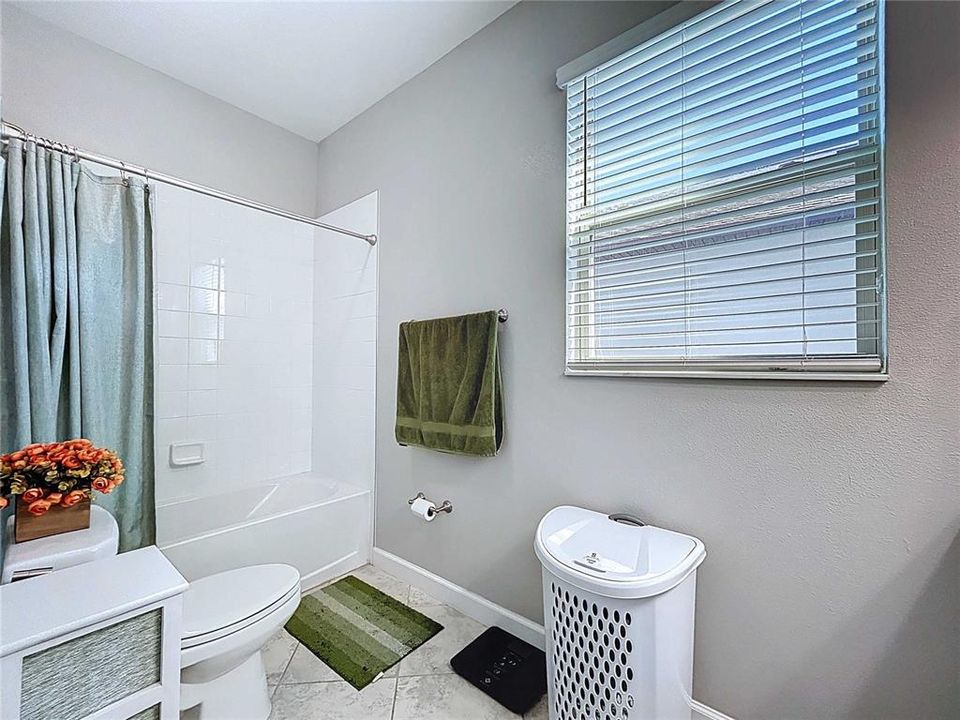 For Sale: $549,000 (4 beds, 3 baths, 2555 Square Feet)