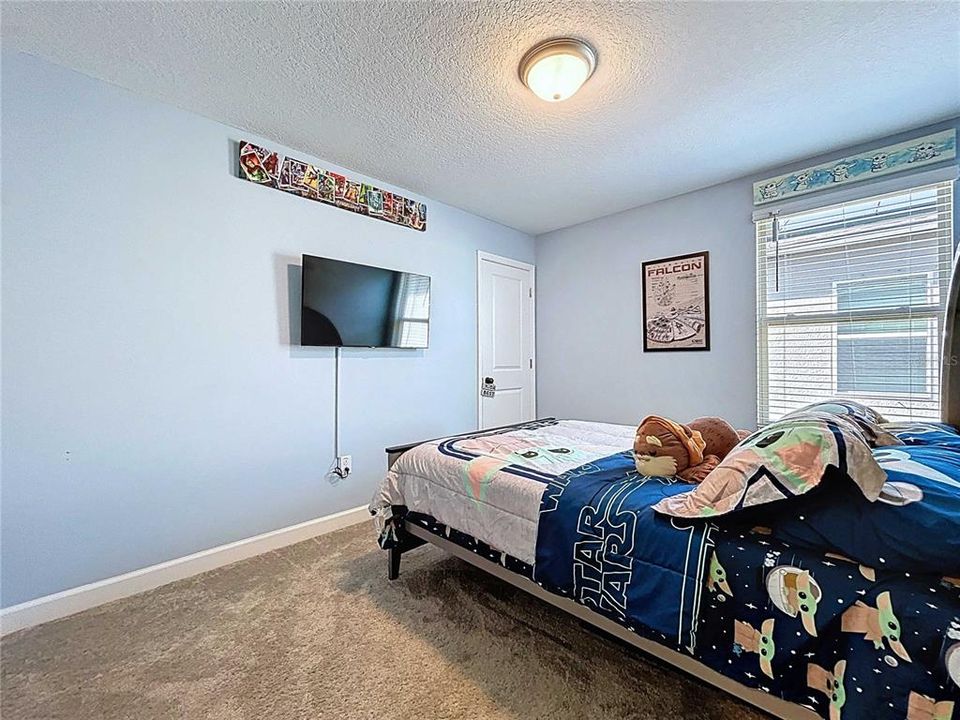 For Sale: $549,000 (4 beds, 3 baths, 2555 Square Feet)