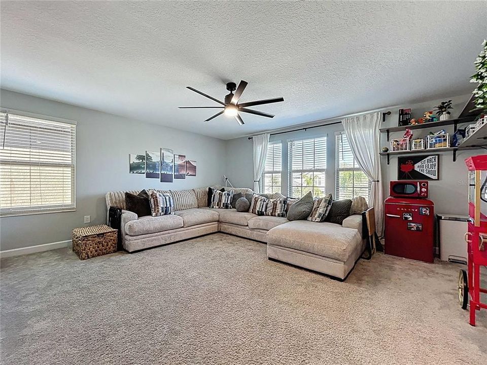 For Sale: $549,000 (4 beds, 3 baths, 2555 Square Feet)