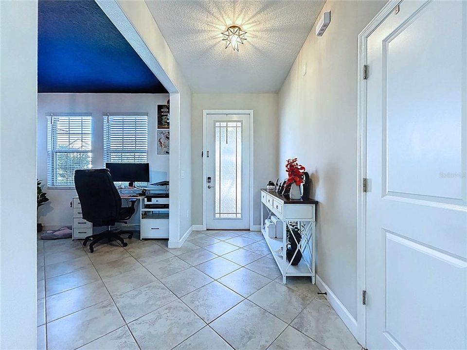 For Sale: $549,000 (4 beds, 3 baths, 2555 Square Feet)