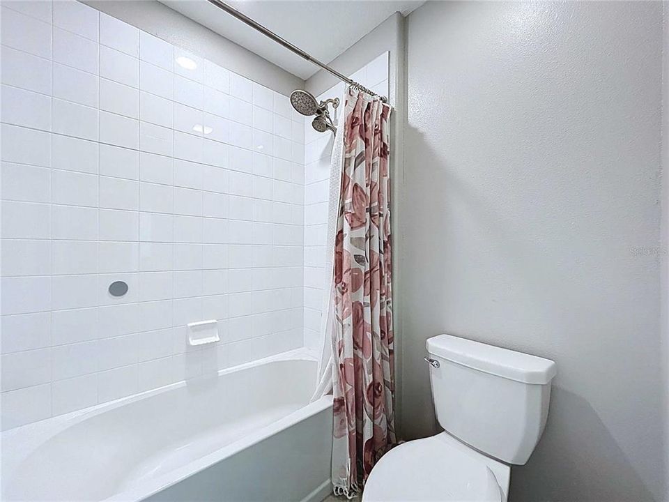 For Sale: $549,000 (4 beds, 3 baths, 2555 Square Feet)