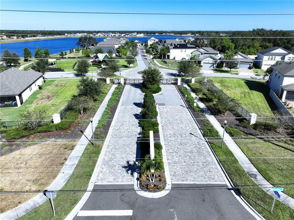 For Sale: $549,000 (4 beds, 3 baths, 2555 Square Feet)