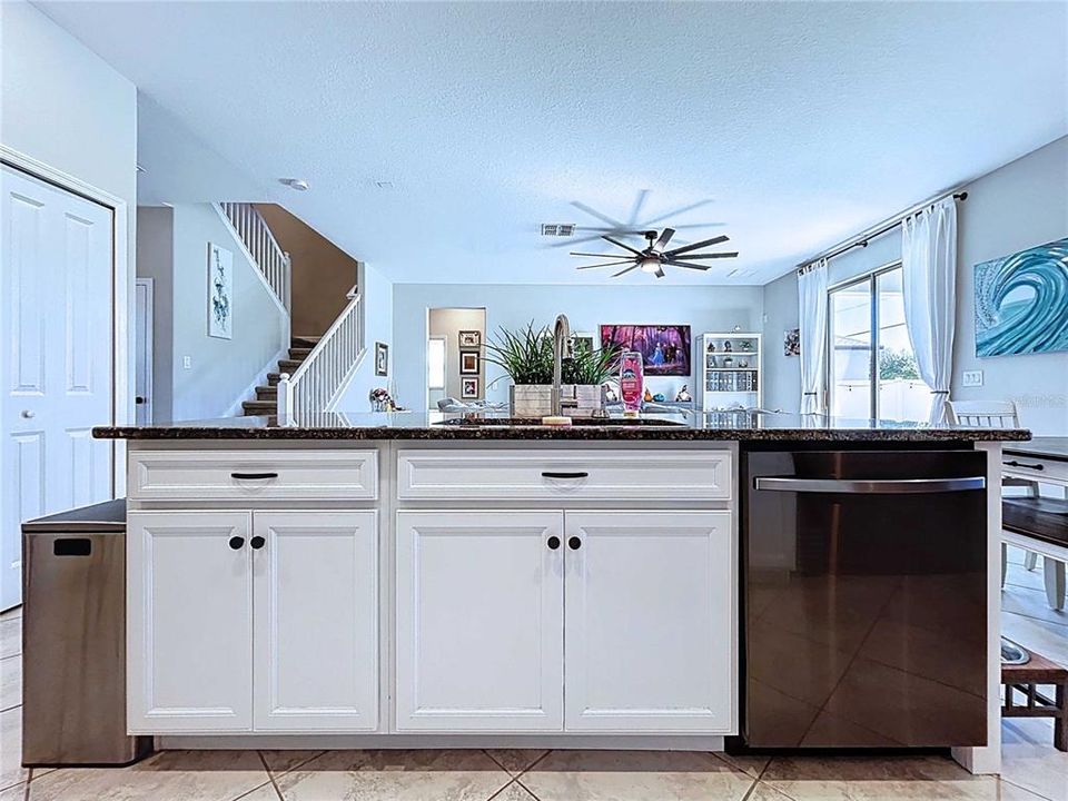 For Sale: $549,000 (4 beds, 3 baths, 2555 Square Feet)