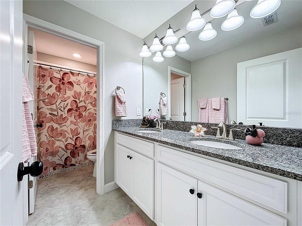 For Sale: $549,000 (4 beds, 3 baths, 2555 Square Feet)