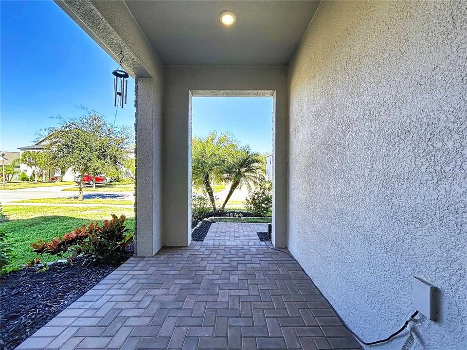 For Sale: $549,000 (4 beds, 3 baths, 2555 Square Feet)