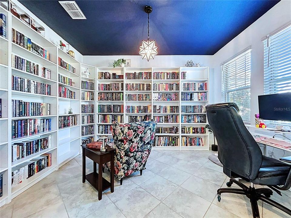 For Sale: $549,000 (4 beds, 3 baths, 2555 Square Feet)