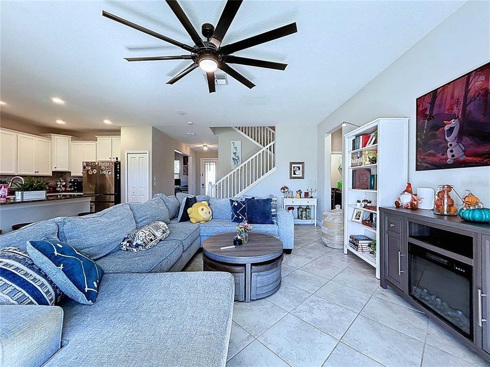 For Sale: $549,000 (4 beds, 3 baths, 2555 Square Feet)