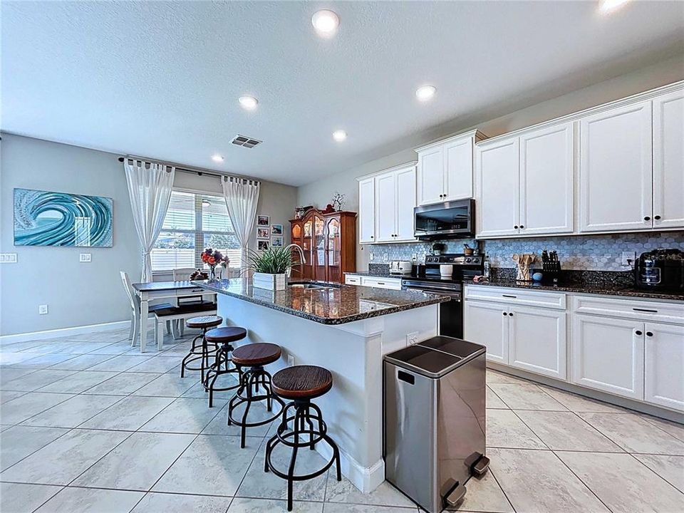 For Sale: $549,000 (4 beds, 3 baths, 2555 Square Feet)