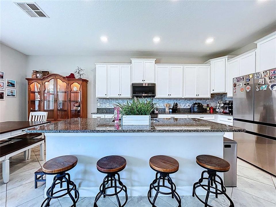 For Sale: $549,000 (4 beds, 3 baths, 2555 Square Feet)