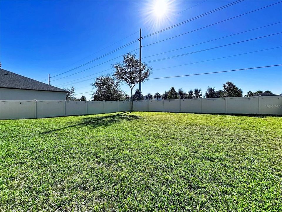 For Sale: $549,000 (4 beds, 3 baths, 2555 Square Feet)