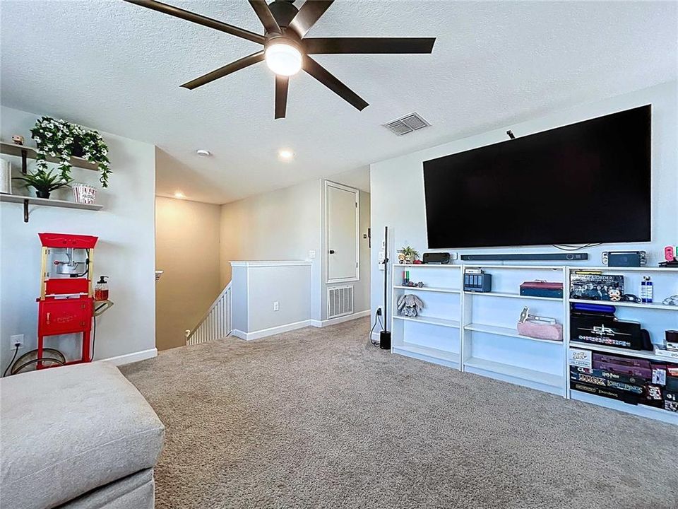 For Sale: $549,000 (4 beds, 3 baths, 2555 Square Feet)