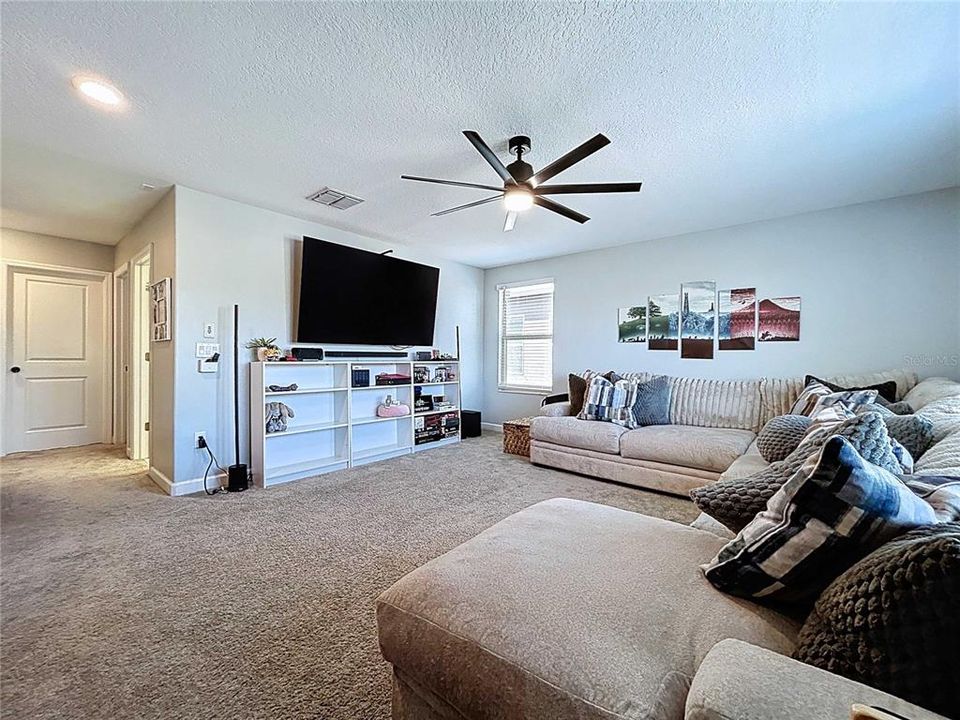 For Sale: $549,000 (4 beds, 3 baths, 2555 Square Feet)