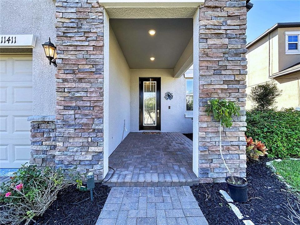 For Sale: $549,000 (4 beds, 3 baths, 2555 Square Feet)