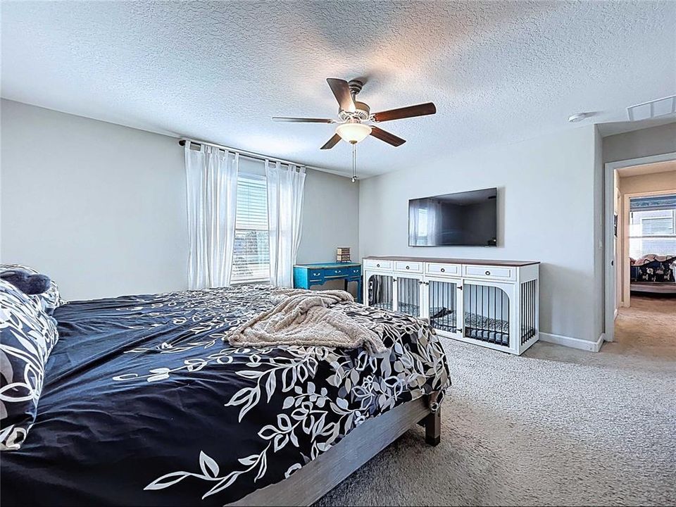 For Sale: $549,000 (4 beds, 3 baths, 2555 Square Feet)