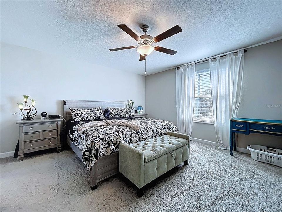 For Sale: $549,000 (4 beds, 3 baths, 2555 Square Feet)