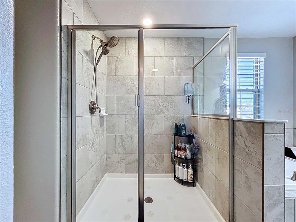 For Sale: $549,000 (4 beds, 3 baths, 2555 Square Feet)