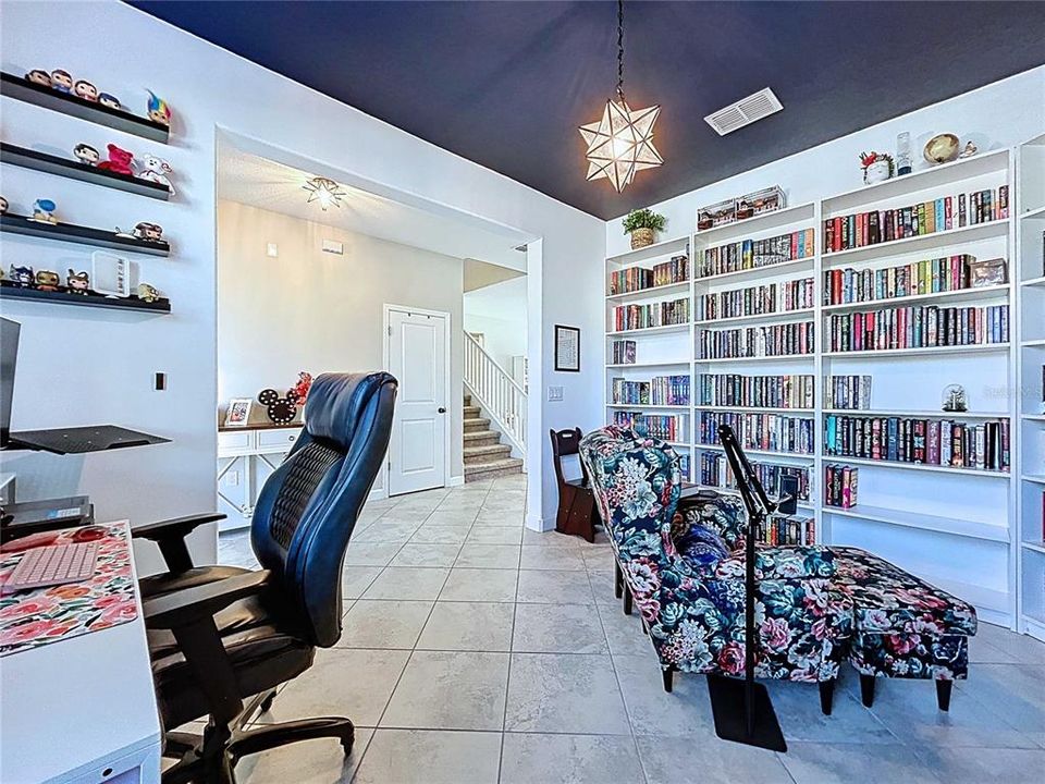 For Sale: $549,000 (4 beds, 3 baths, 2555 Square Feet)