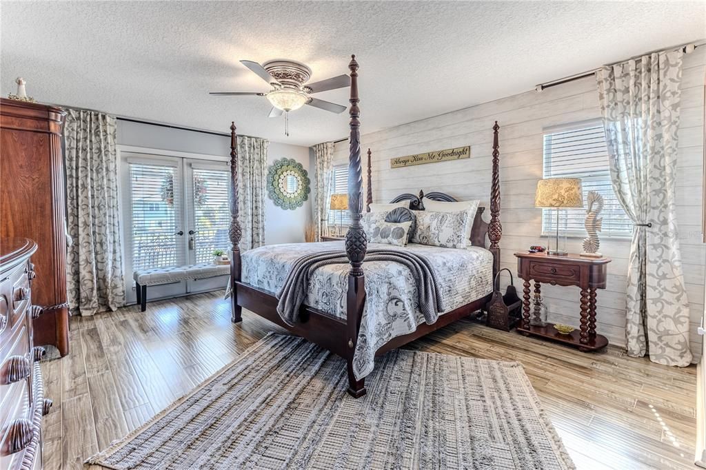 En Venta: $750,000 (3 camas, 2 baños, 2610 Pies cuadrados)