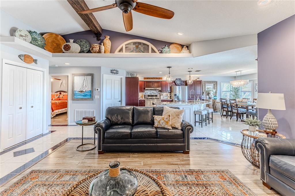 En Venta: $750,000 (3 camas, 2 baños, 2610 Pies cuadrados)