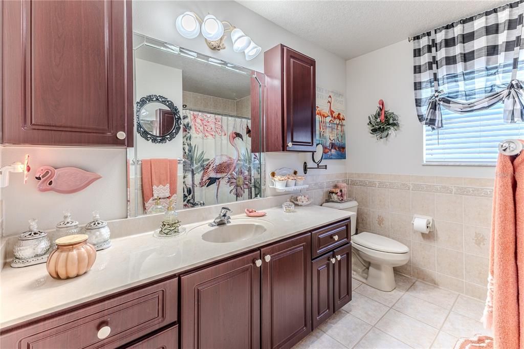 En Venta: $750,000 (3 camas, 2 baños, 2610 Pies cuadrados)