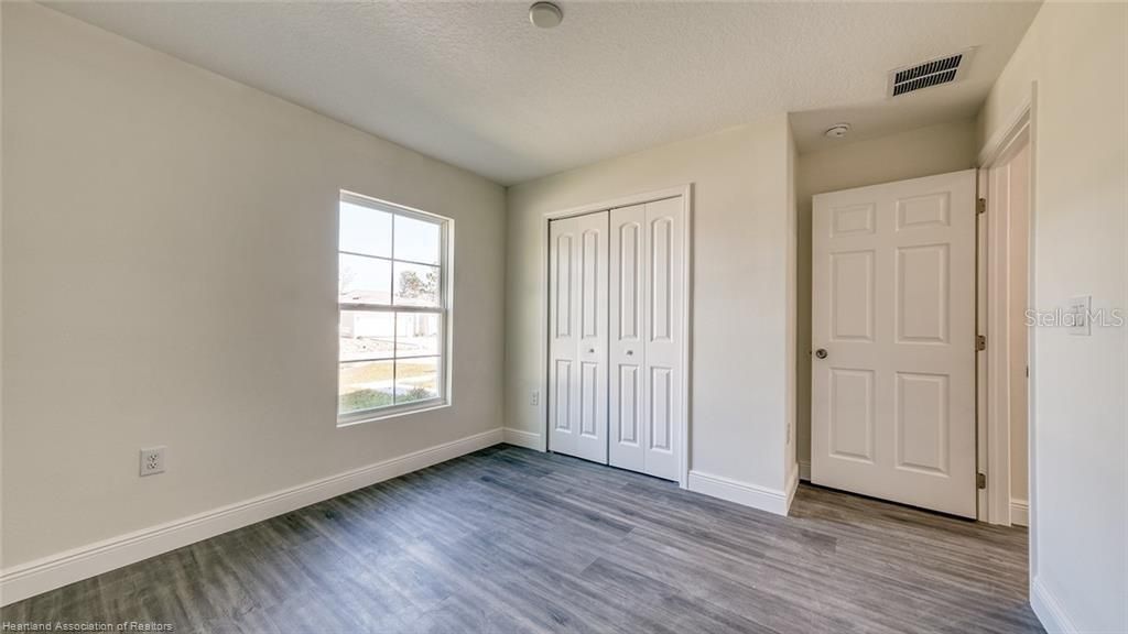 待售: $299,000 (4 贝兹, 2 浴室, 1654 平方英尺)