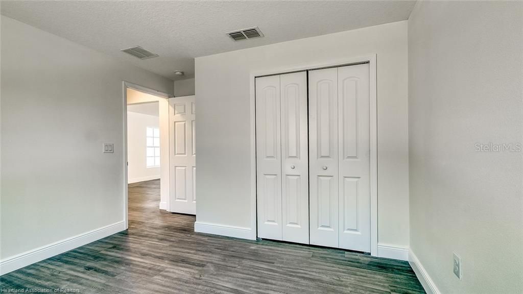 待售: $299,000 (4 贝兹, 2 浴室, 1654 平方英尺)