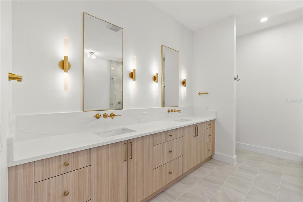 For Sale: $1,795,000 (5 beds, 5 baths, 3820 Square Feet)