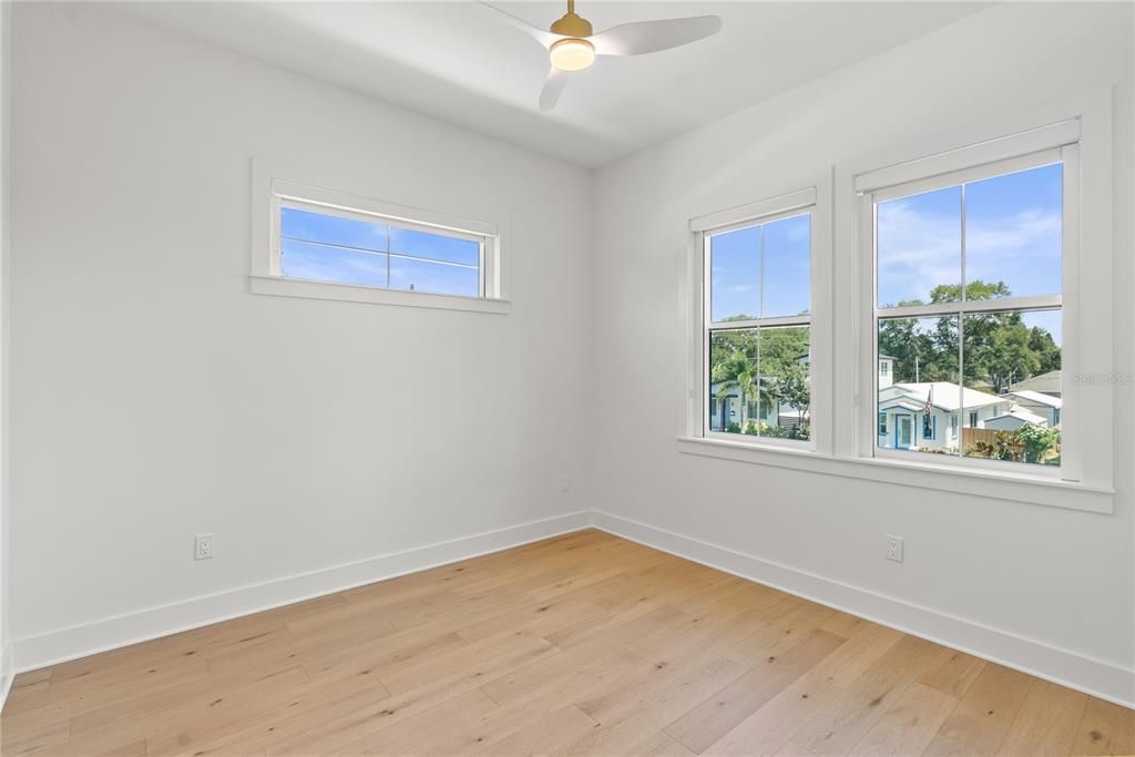 For Sale: $1,795,000 (5 beds, 5 baths, 3820 Square Feet)