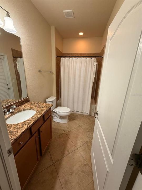 出租: $2,600 (3 贝兹, 2 浴室, 1684 平方英尺)