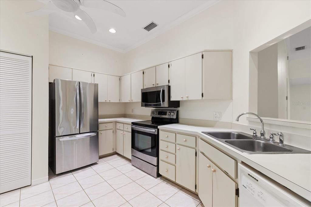 Activo con contrato: $265,000 (2 camas, 2 baños, 1197 Pies cuadrados)