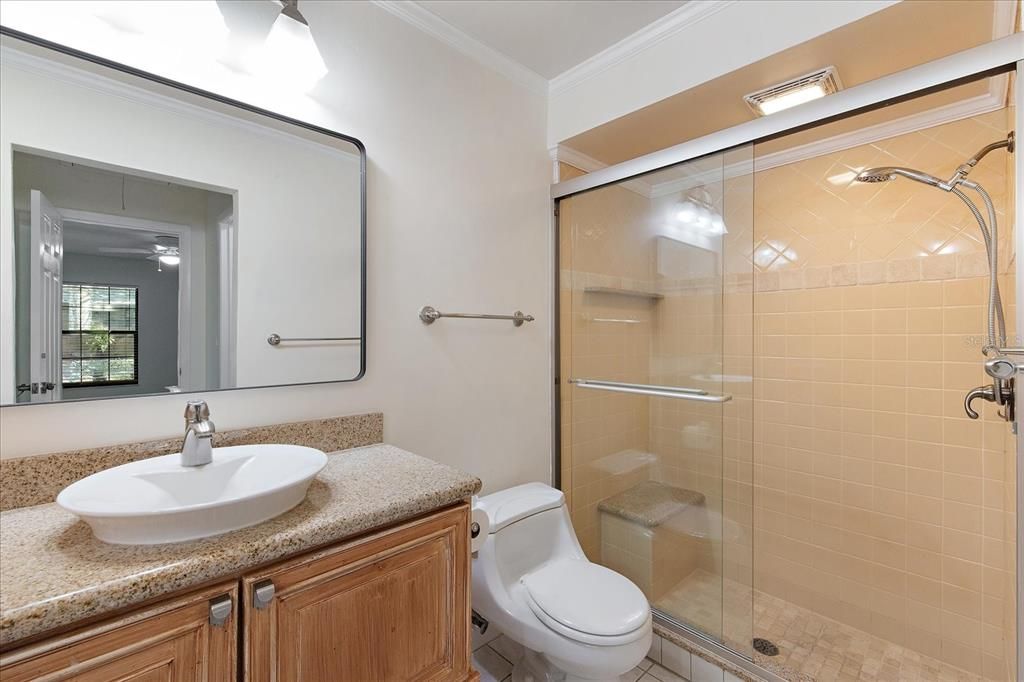 Activo con contrato: $265,000 (2 camas, 2 baños, 1197 Pies cuadrados)