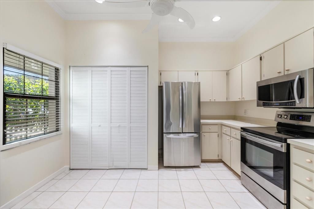 Activo con contrato: $265,000 (2 camas, 2 baños, 1197 Pies cuadrados)