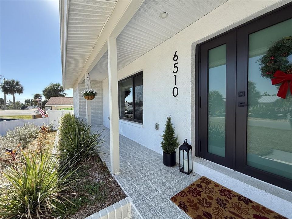 For Rent: $3,975 (3 beds, 2 baths, 1570 Square Feet)