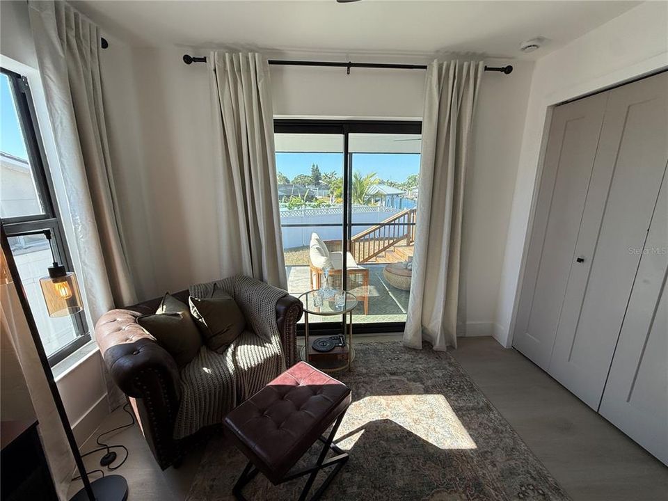 For Rent: $3,975 (3 beds, 2 baths, 1570 Square Feet)