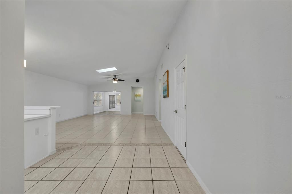 待售: $345,000 (3 贝兹, 2 浴室, 1826 平方英尺)